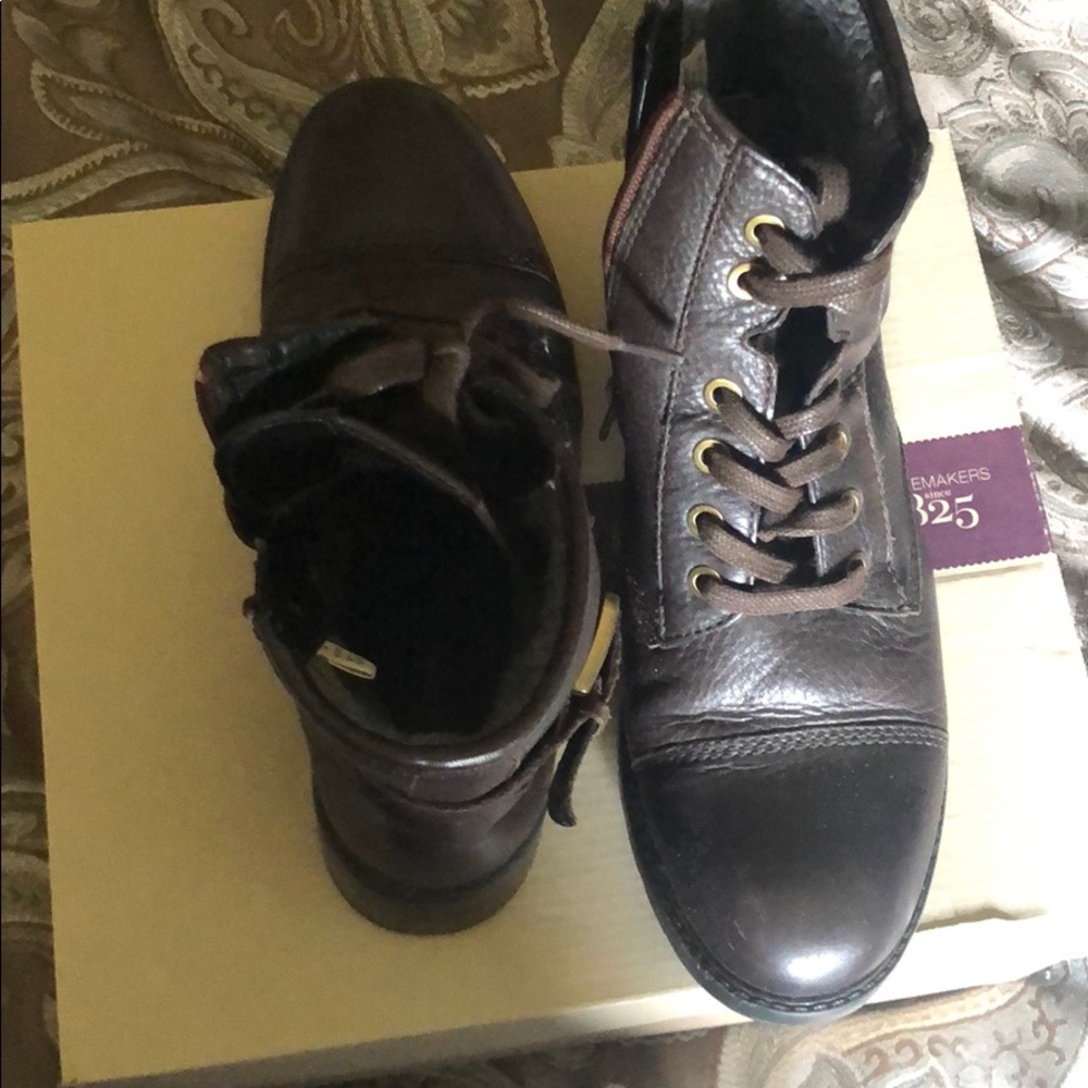 Clarks Boots - Picture 3 of 4
